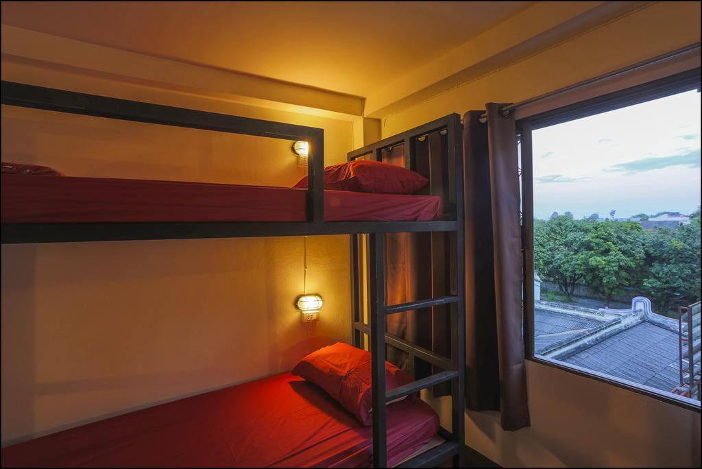 Cham Cha Hostel Chiang Mai Værelse billede